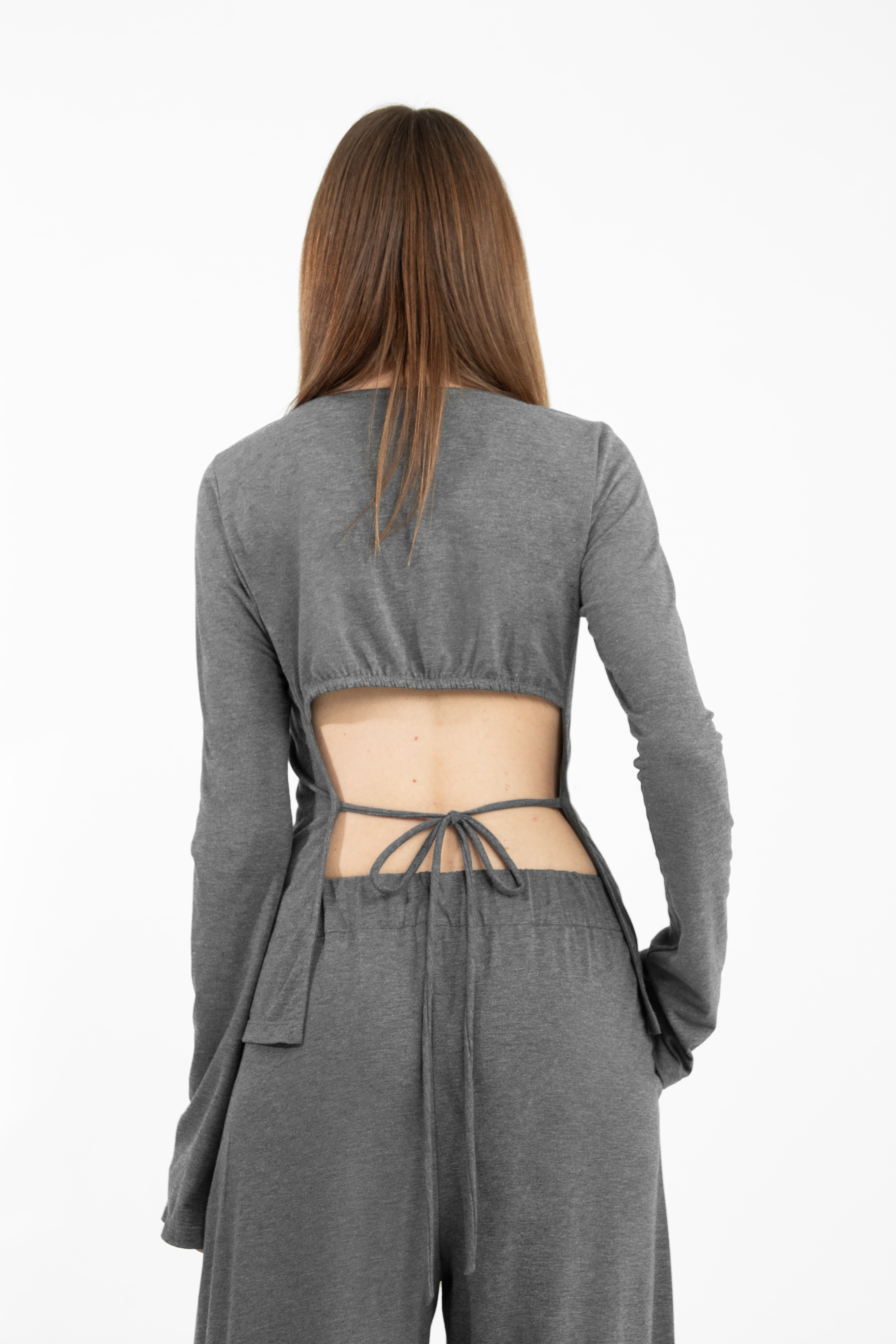 Backless long-sleeve lounge top