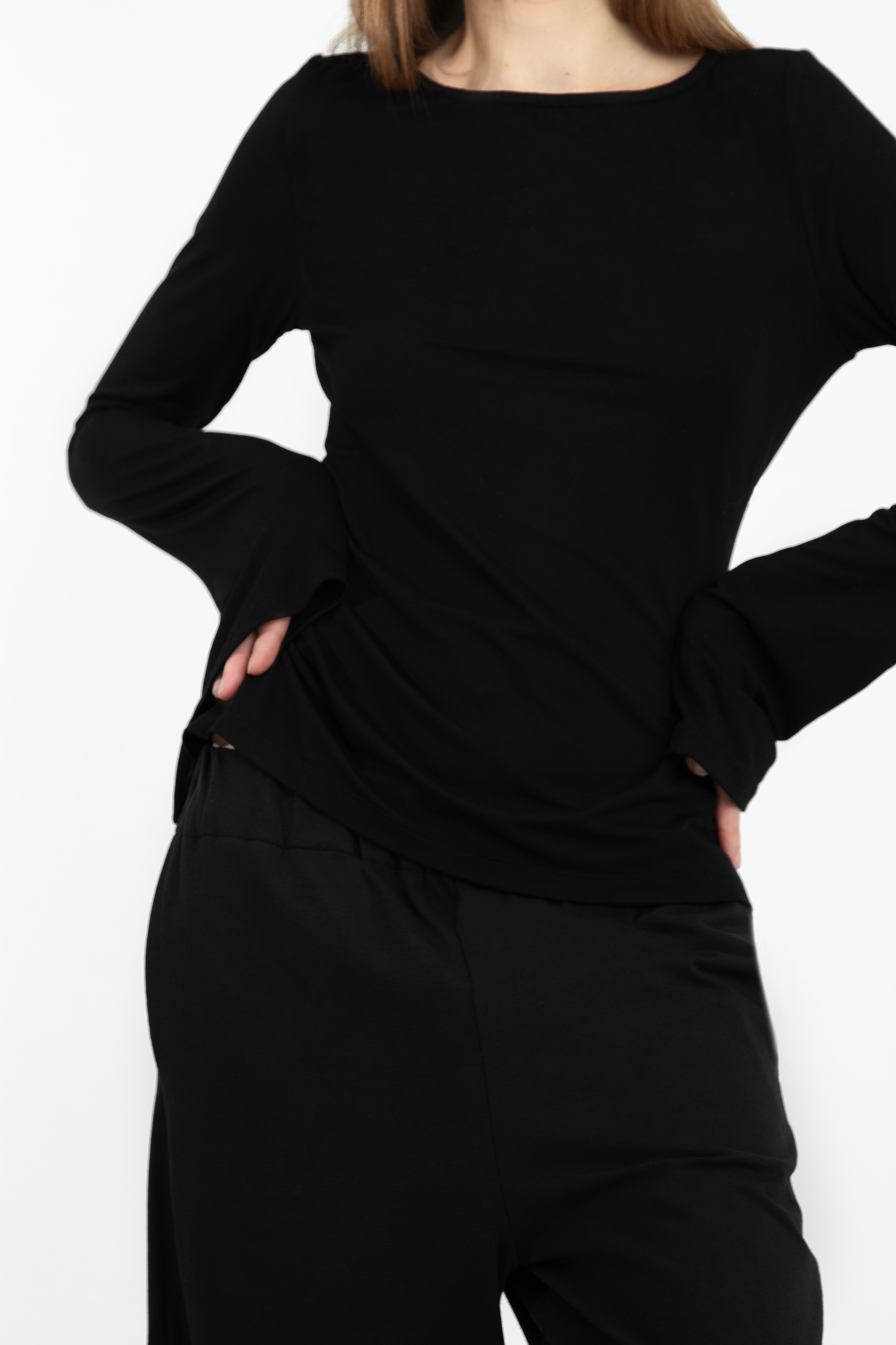 Backless long-sleeve lounge top