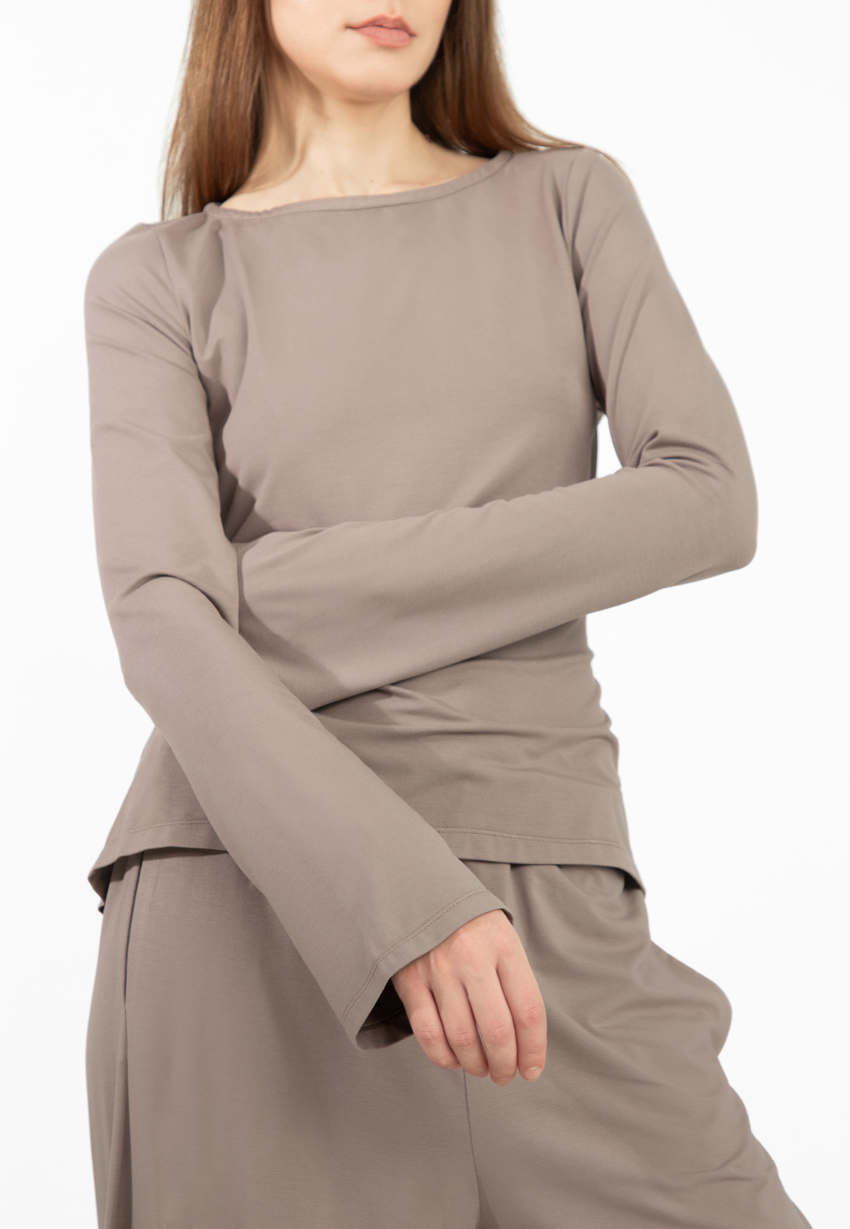 Backless long-sleeve lounge top